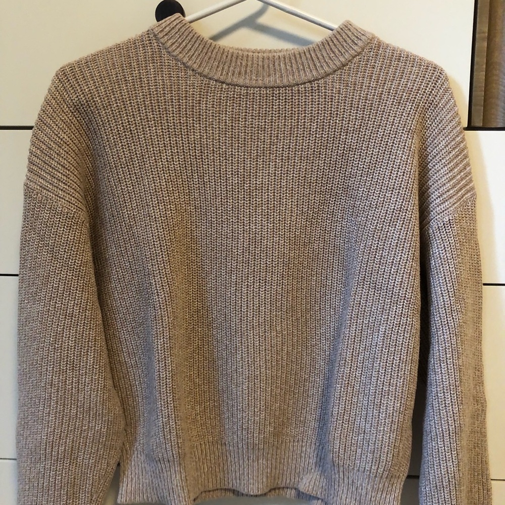 Uniqlo Women's Beige Crew Neck Sweater